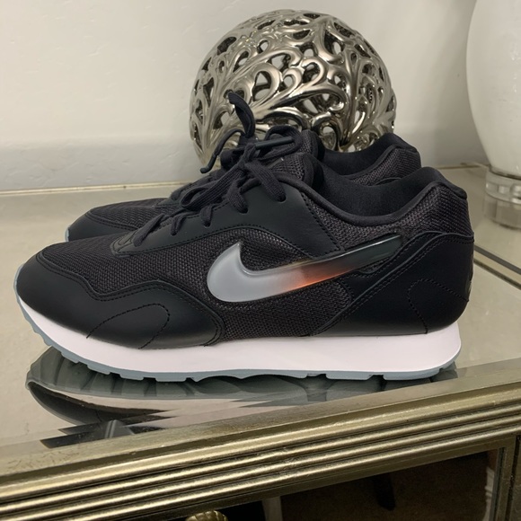 nike outburst premium